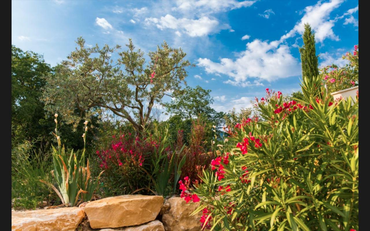 Bed and Breakfast Mas De La Baume Lafare Exterior foto